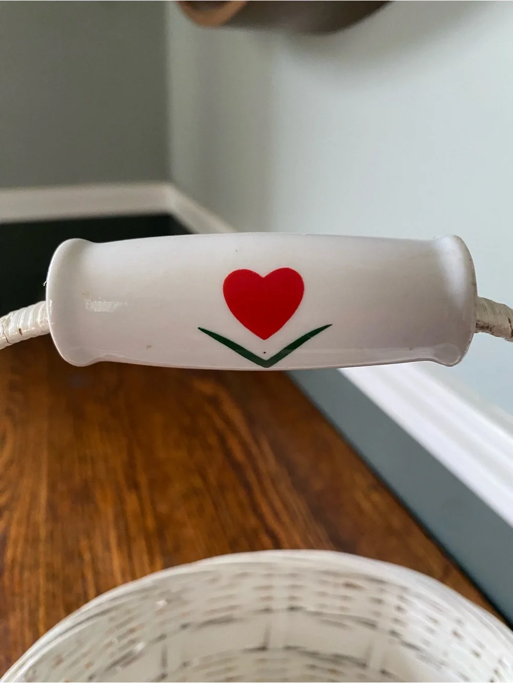 Vintage White Woven Wicker Basket Ceramic Handle Red Heart Tulip Design